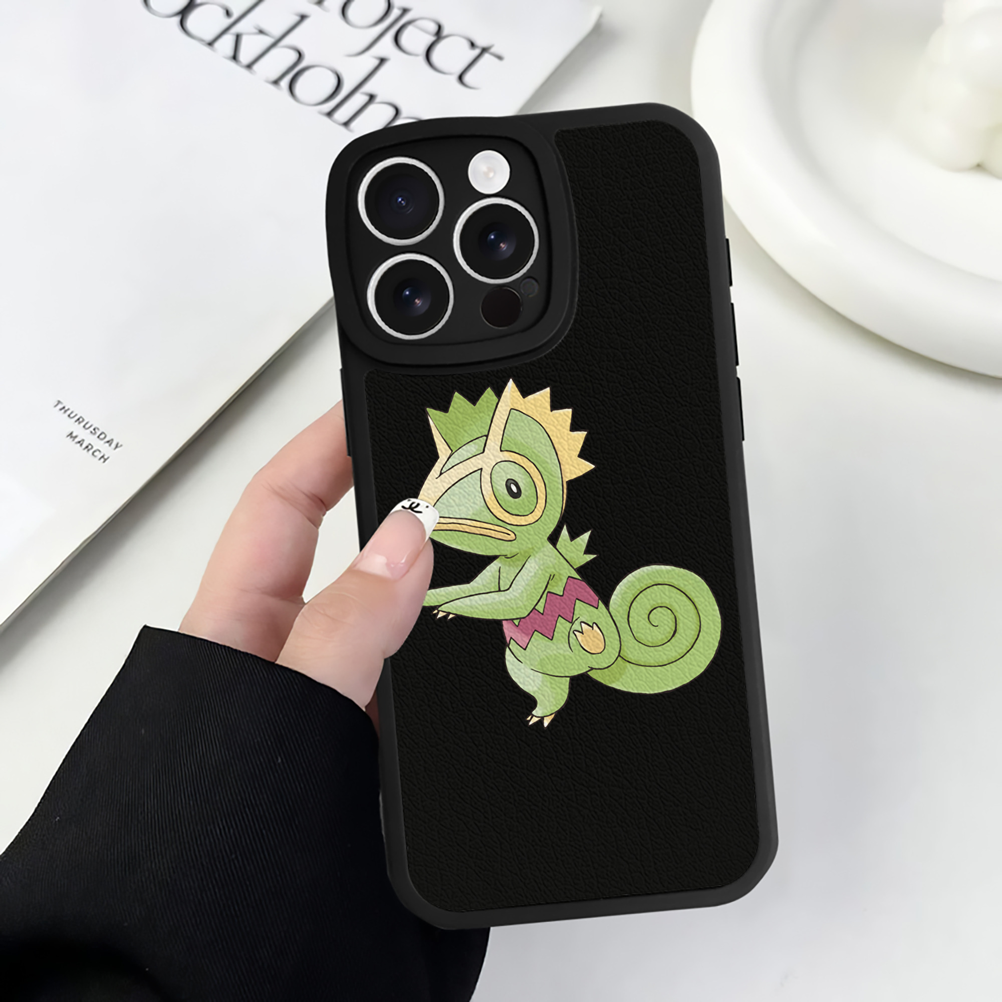 （画像用） ポケットモンスター Pokémon 【iPhone 16シリーズ対応】シリコンスマホケース（レザー調） 材質：シリコン